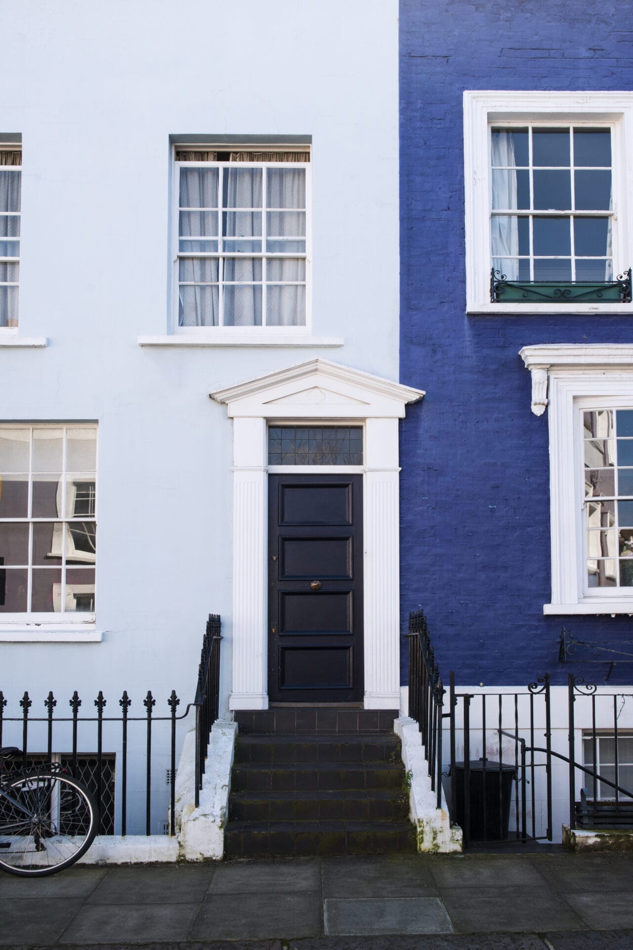 What is the difference between freehold and leasehold?